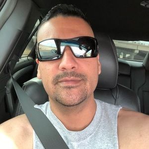 Meet your Posher, Adam